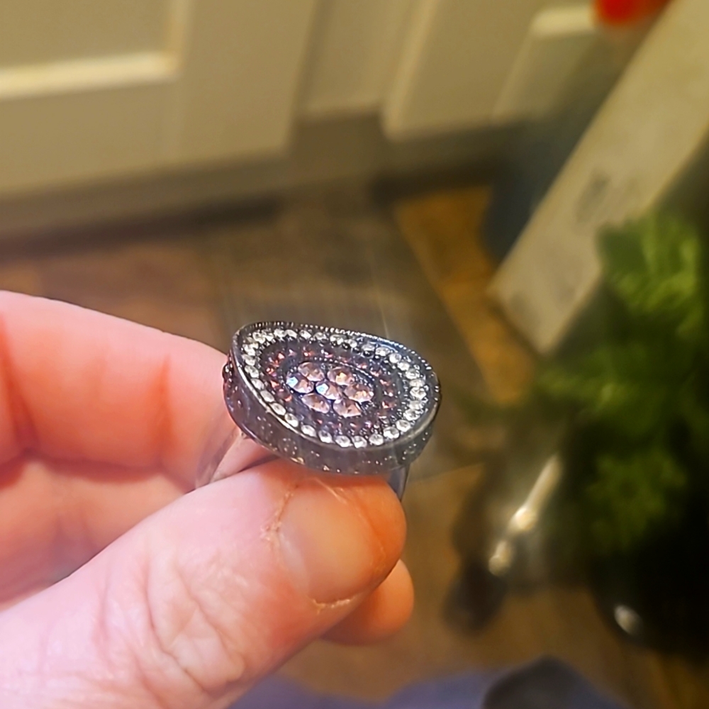 Lia Sophia size 10 beautiful women's ring